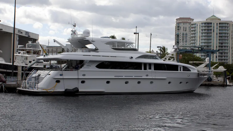 outta-touch-motoryacht-intermarine-usa-2000-32m-profile
