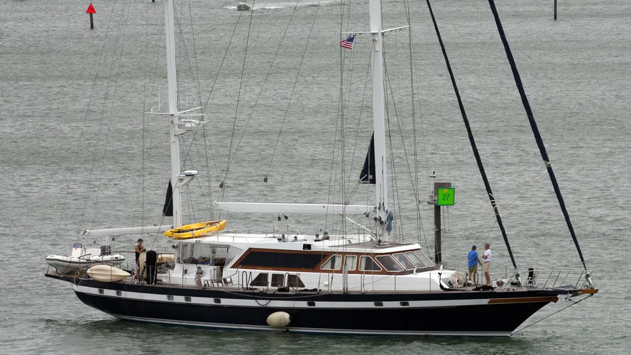 la-perla-yacht-exterior