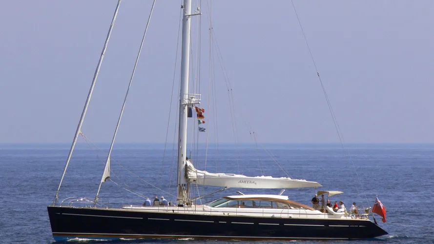 mbolo-yacht-exterior