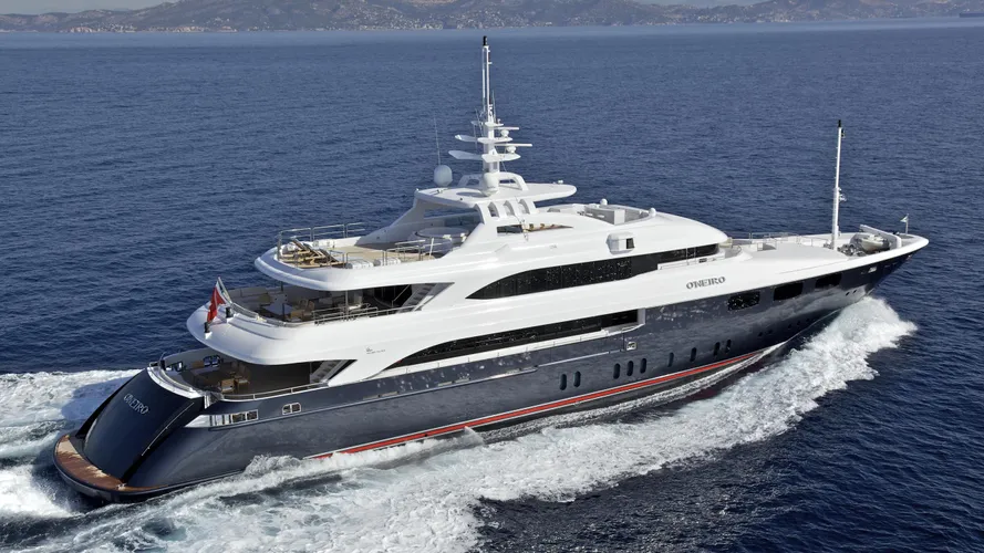 oneiro-yacht-running
