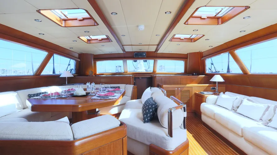 anemos-yacht-saloon