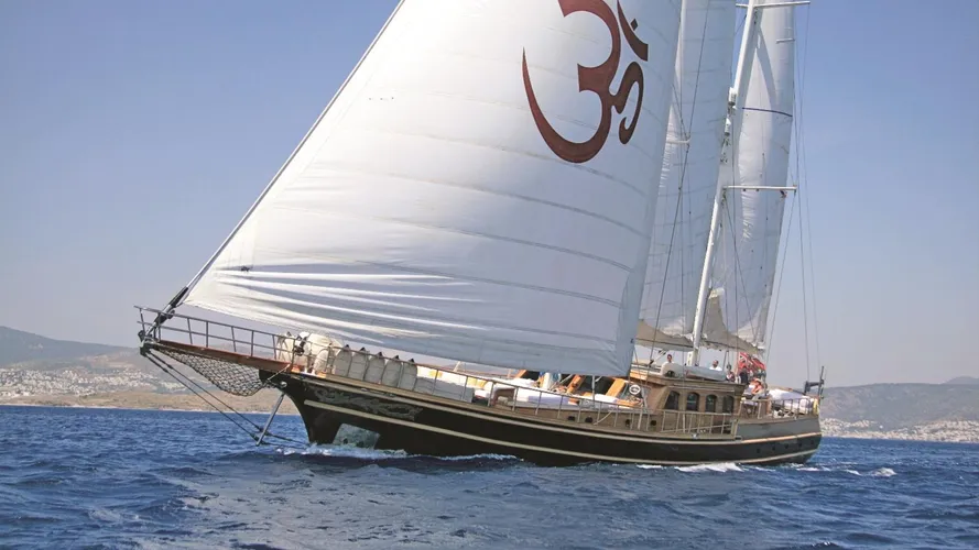 shanti-yacht-for-sale-profile