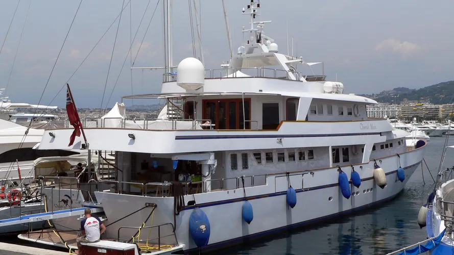 cheetah-moon-yacht-exterior
