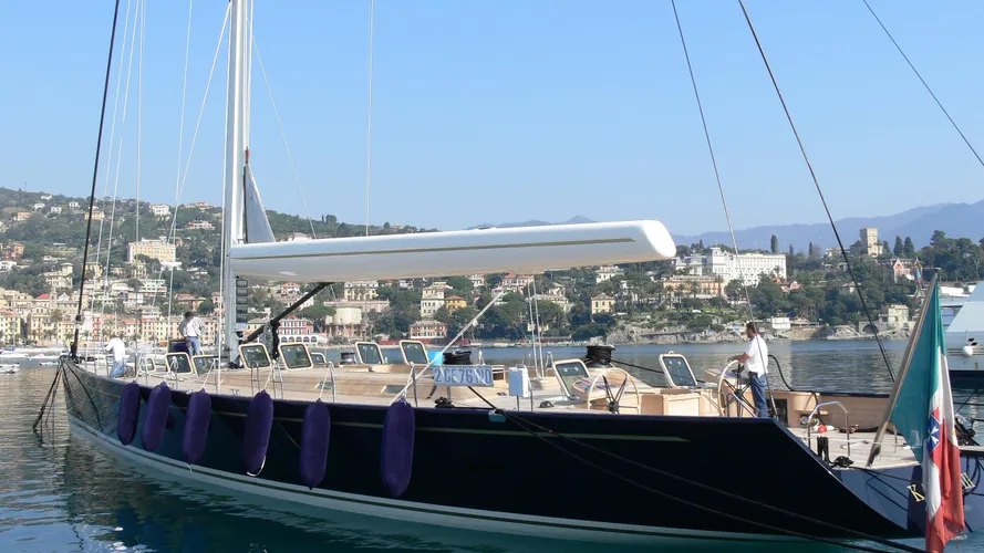 kauris-iii-yacht-exterior