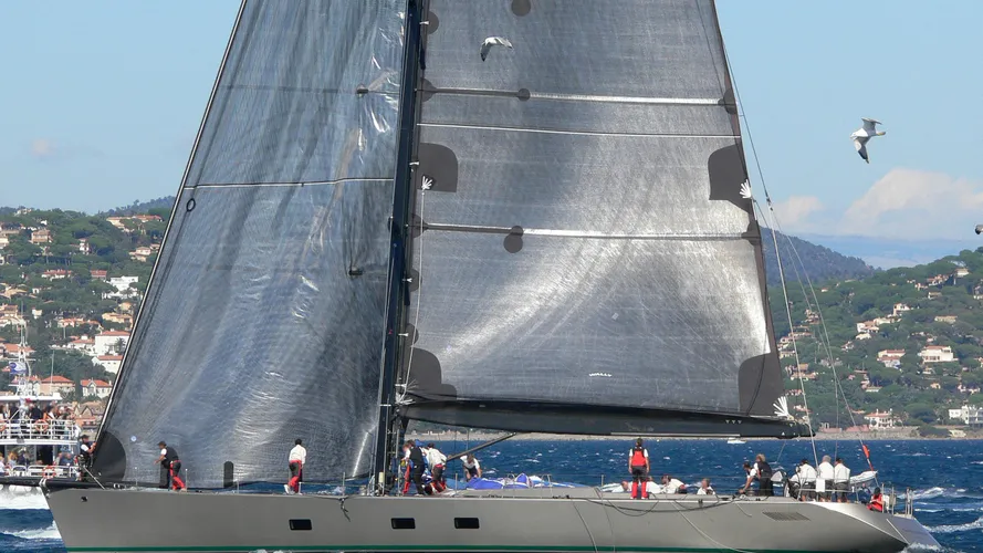 dark-shadow-yacht-exterior