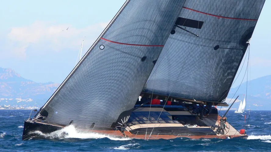 tango-yacht-exterior