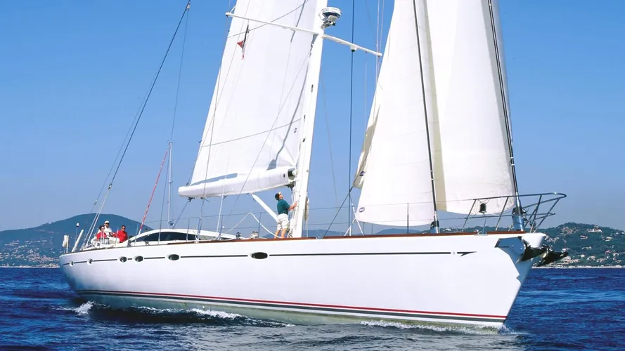 havana-yacht-sale-sailing