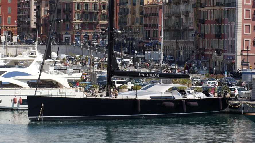 bristolian-yacht-exterior