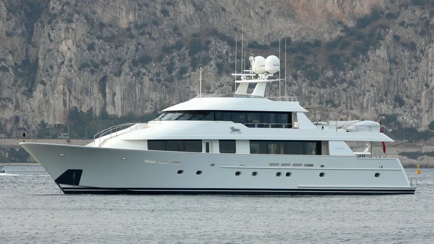 redemption-yacht-exterior