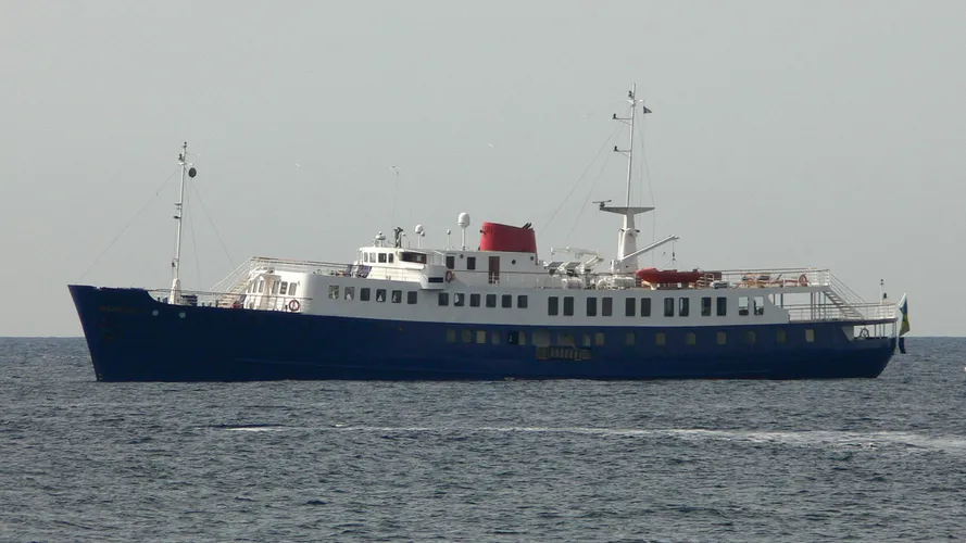 harmony-ii-yacht-exterior