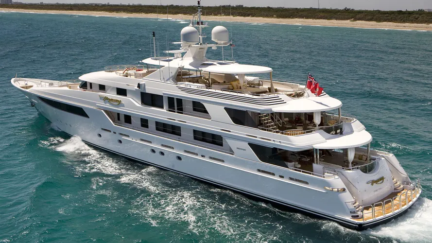 harmony-yacht-cruising