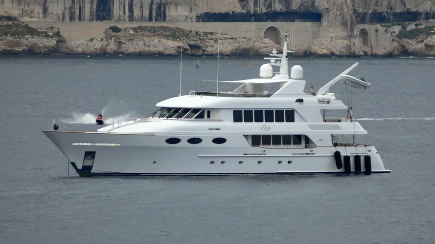 keyla-yacht-exterior