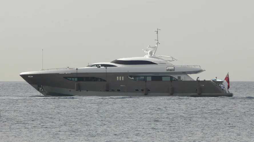 namaste-yacht-exterior