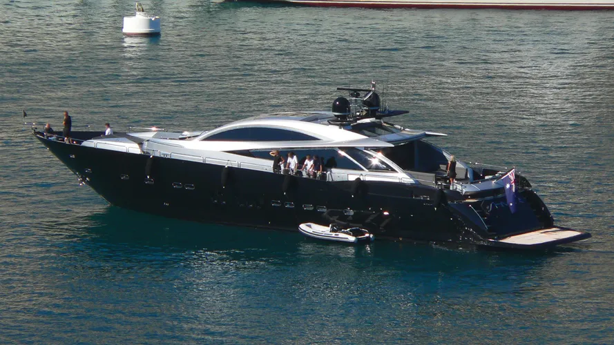 mima-yacht-exterior