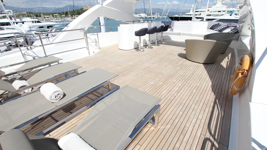 devocean-yacht-sun-deck