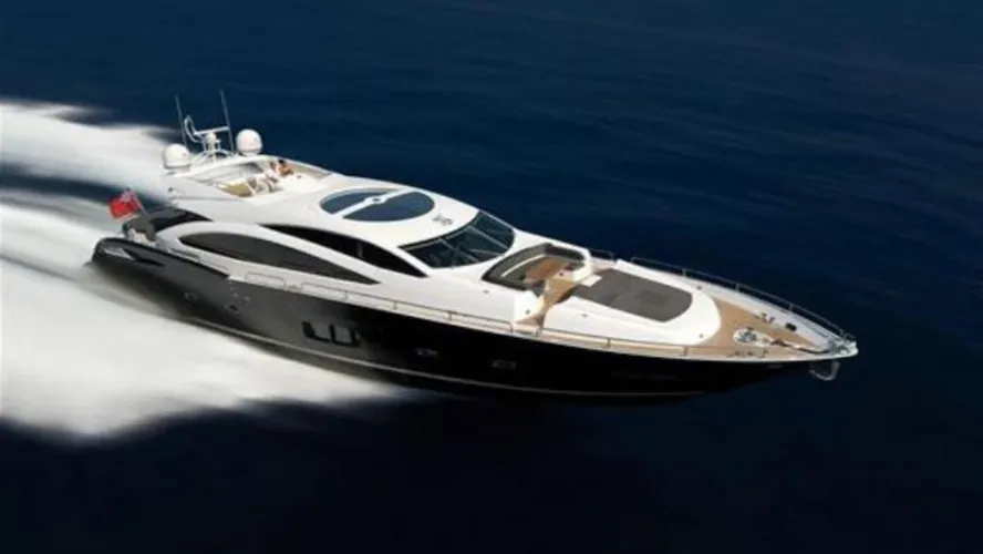 blade 6 baltazar motoryacht sunseeker 28m 2009 half profile