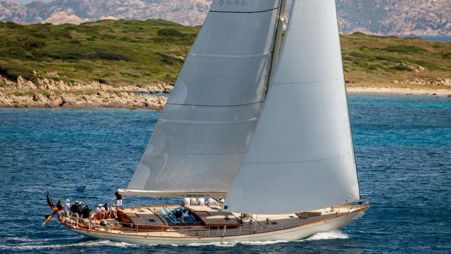 drumfire-yacht-for-sale