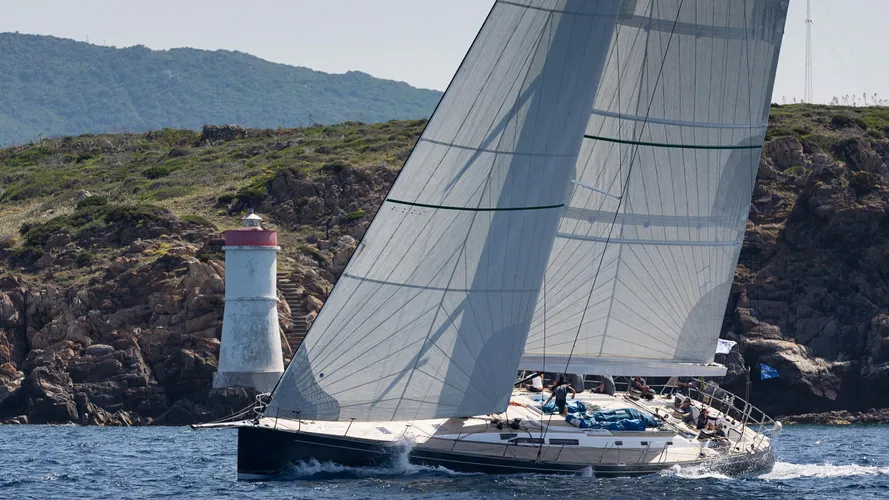 whisper-yacht-for-sale-profile