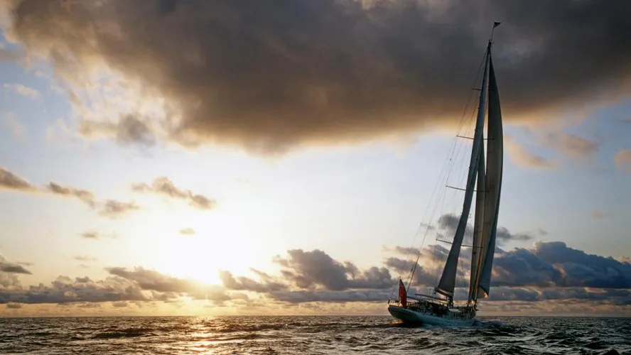 foftein-ii-yacht-sailing