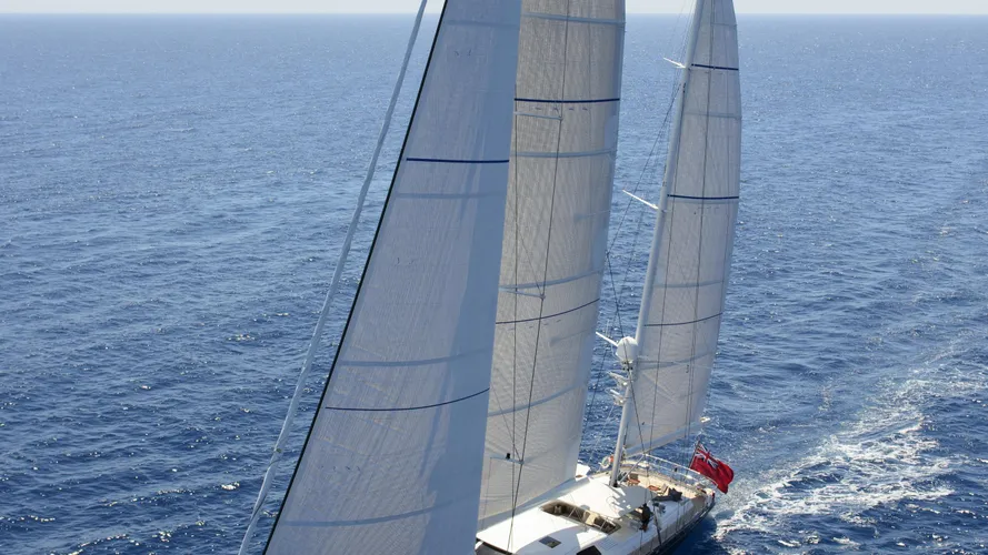 antares-yacht-for-sale-profile