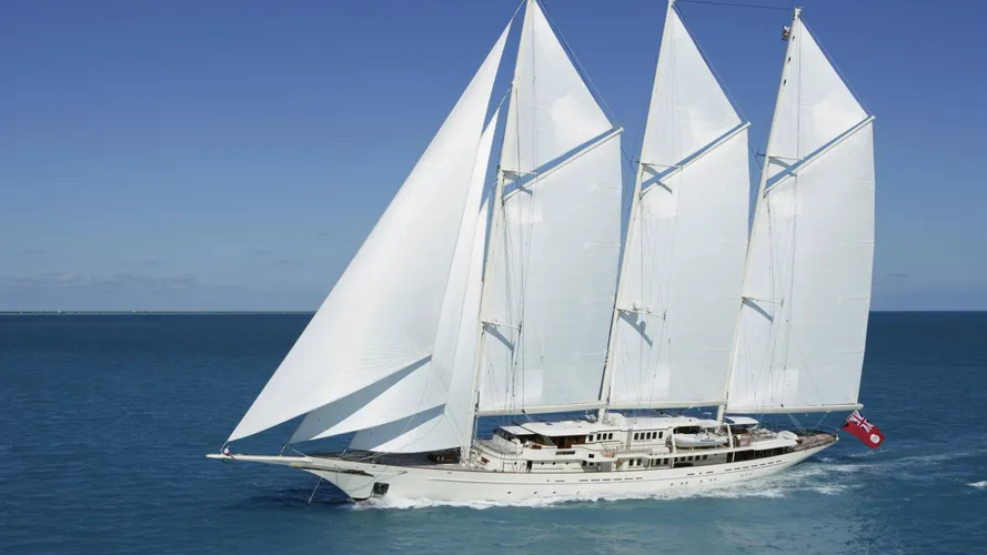 athena-yacht-profile