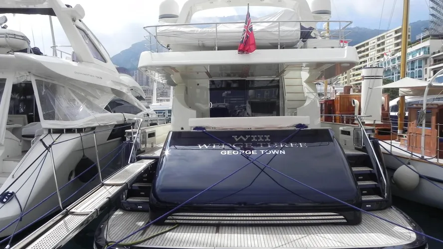 wedge-three-yacht-stern