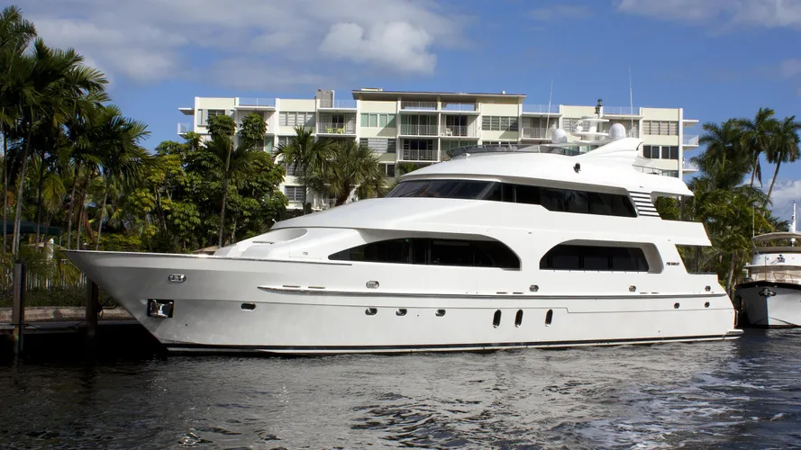 d-fence-yacht-exterior