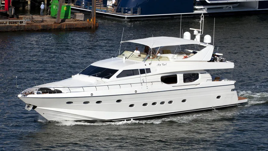 my-girl-yacht-exterior