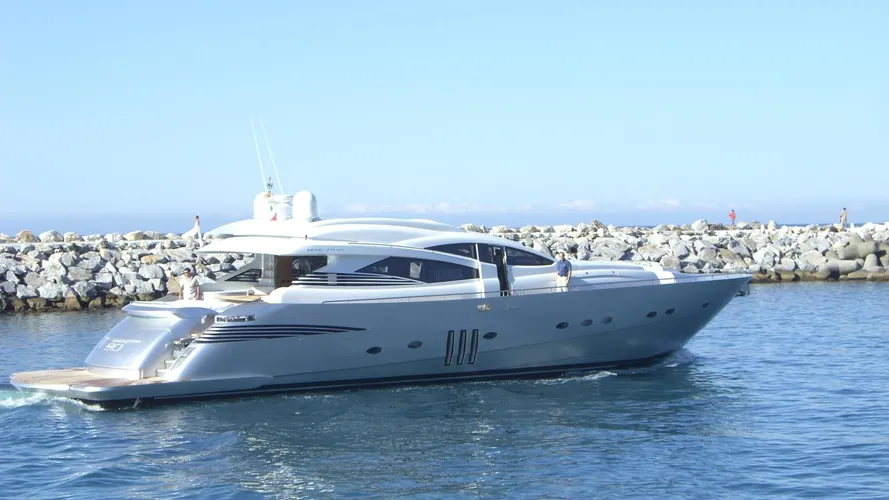 r&m-yacht-for-sale-profile