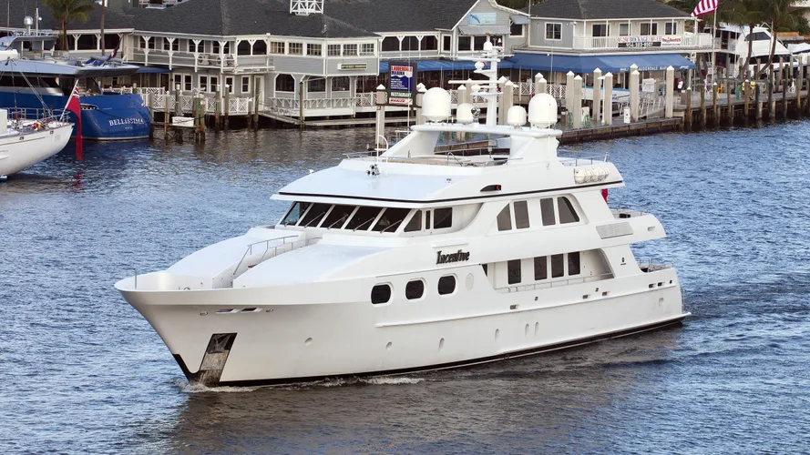 incentive-yacht-exterior