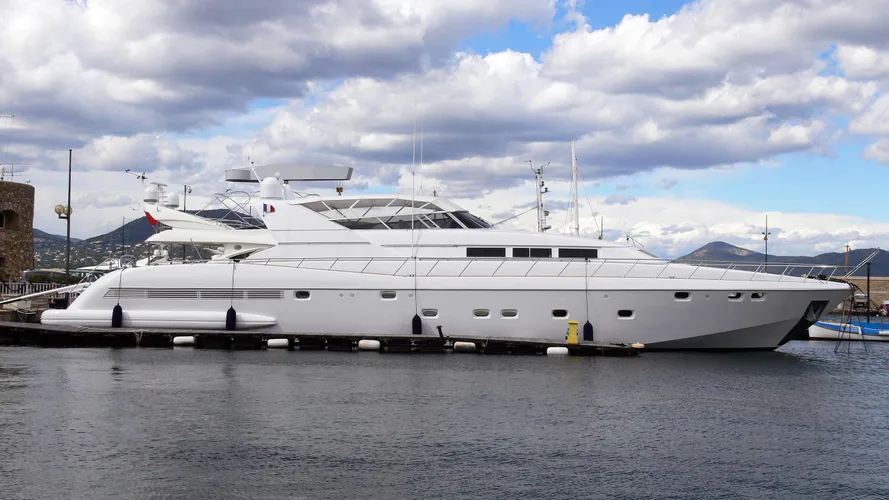 perla-di-mare-ii-yacht-exterior