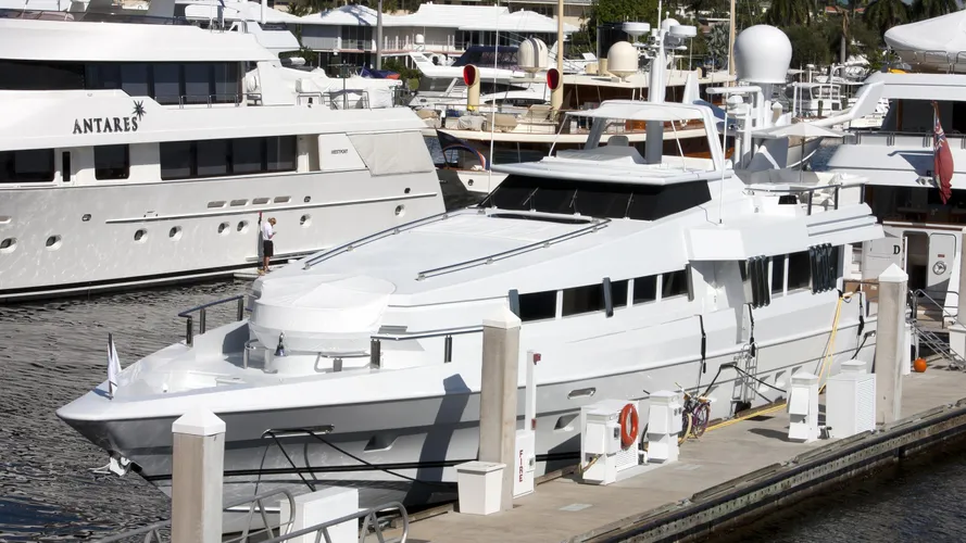 ap ecj luxe gazelle motoryacht oceanfast 31m 1989 half profile