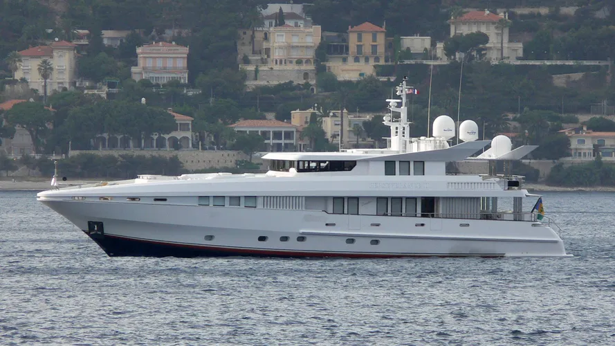 perseverance-ii-yacht-exterior