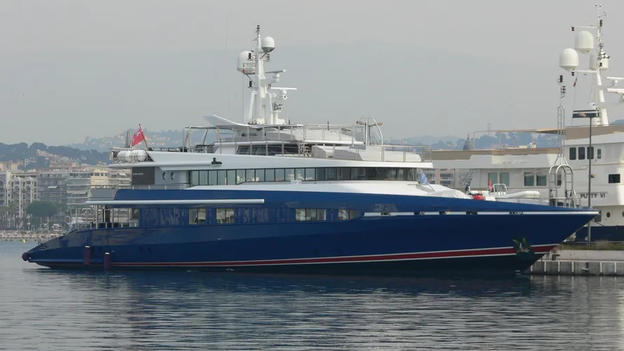 ocean-seven-yacht-exterior