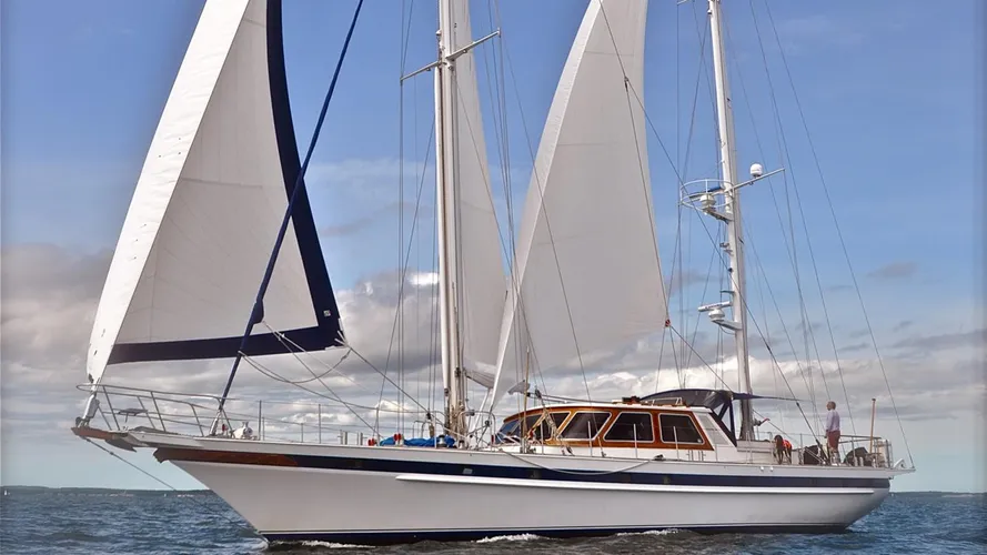 isabel-yacht