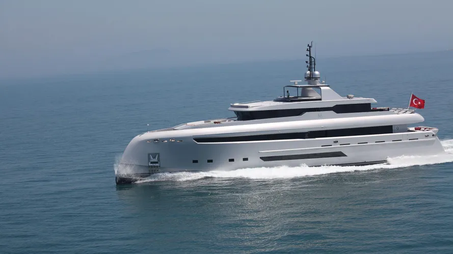 m-yacht-profile