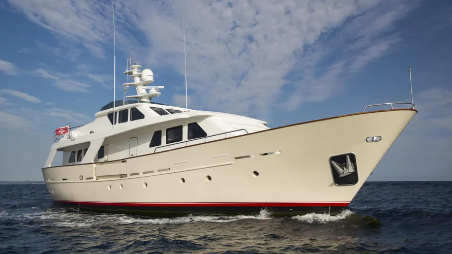 alexander-k-yacht-bow