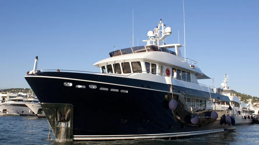 stella-di-mare-yacht-exterior