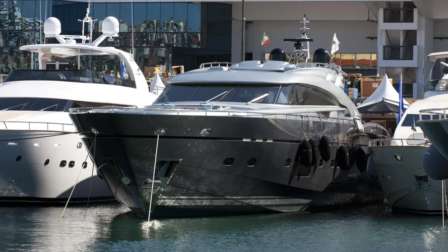 ecrider-yacht-exterior
