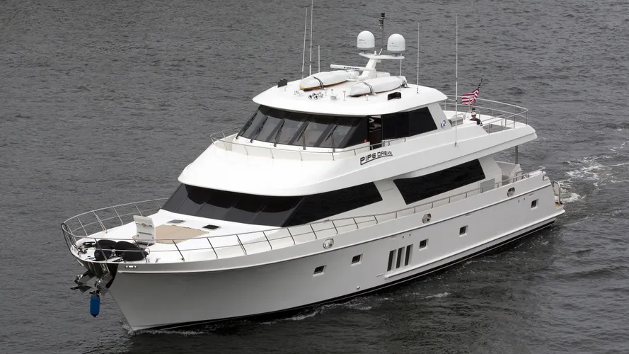 pipe-dream-yacht-exterior
