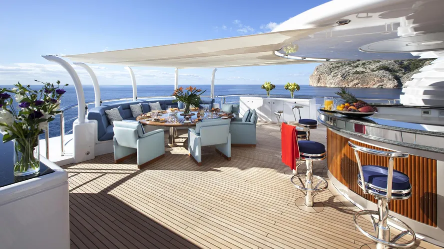 sycara-v-yacht-sun-deck