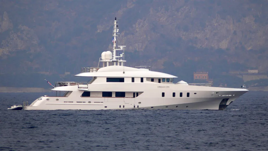 dream-on-yacht-exterior