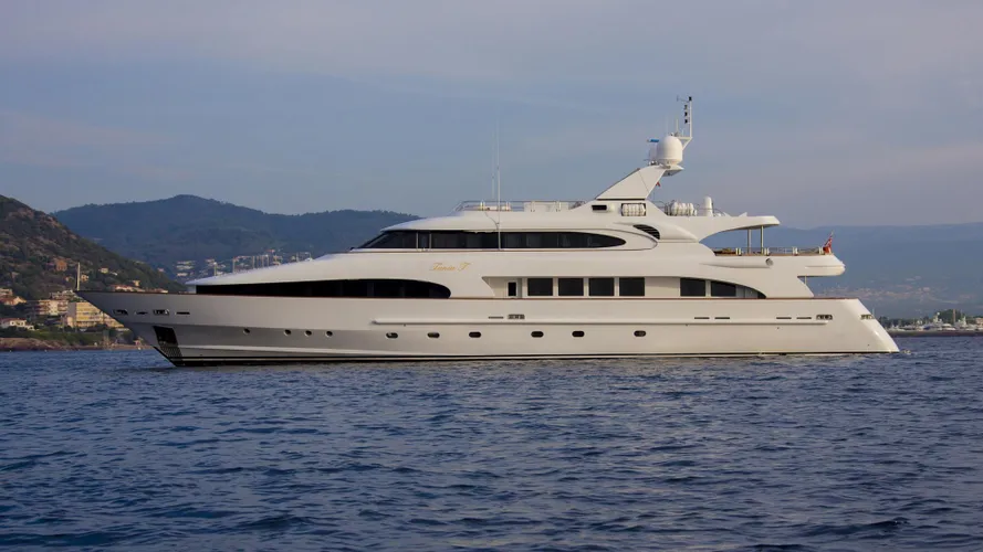 Tania-T-yacht-profile
