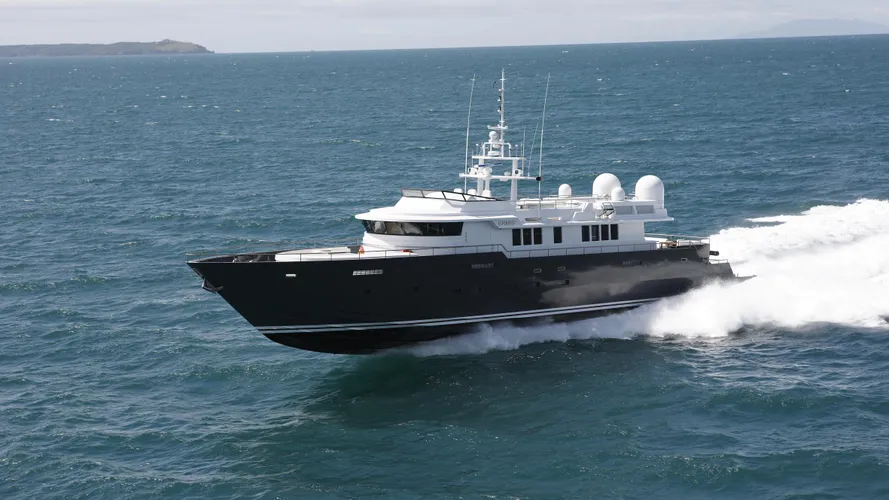ermis2-yacht-cruising