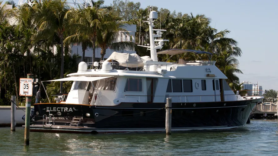 electra-yacht-exterior