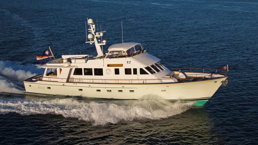 tumblehome-yacht-for-sale-profile