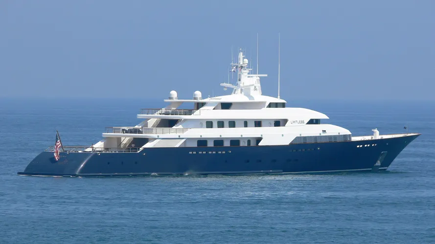 limitless-yacht-exterior