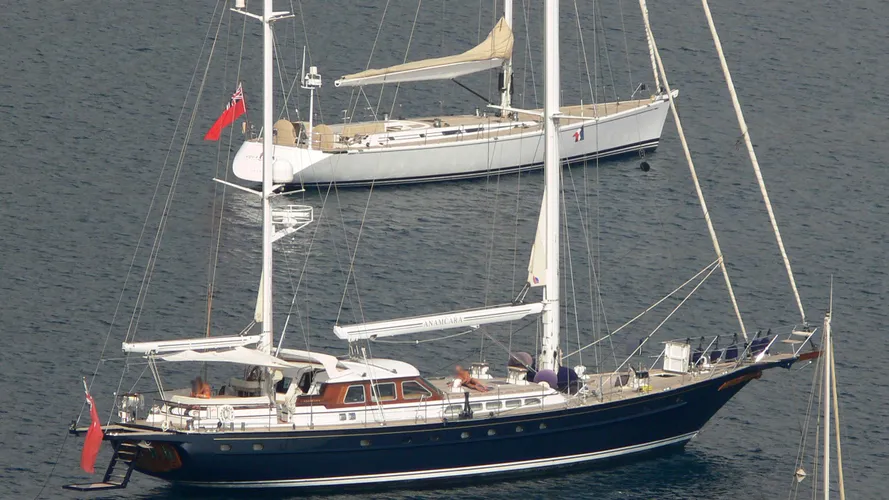anamcara-yacht-exterior