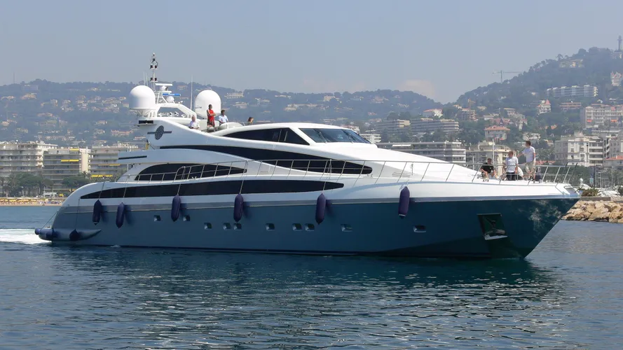 mj-taknm-yacht-exterior