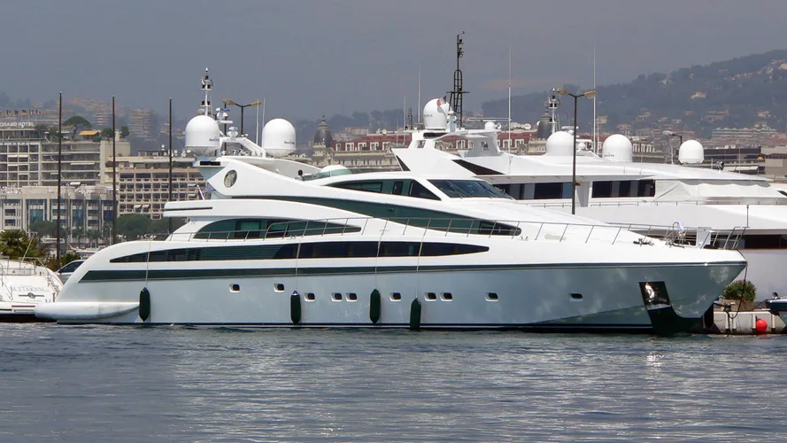 alfa-xii-yacht-exterior